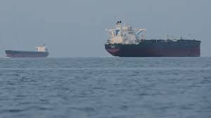 हॉर्मुज़ जलडमरूमध्य में तनाव: अमेरिकी बलों ने ईरानी जहाज “Touska” को कब्जे में लिया